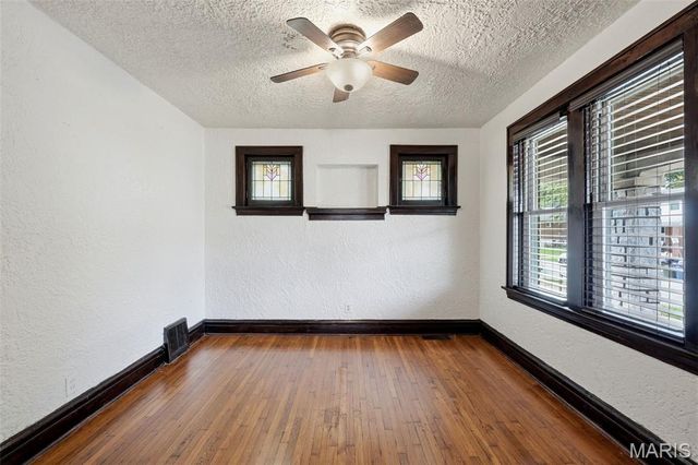 3850 Kingsland Court, St Louis, MO 63116