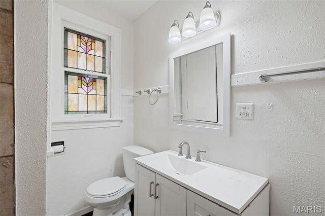 3850 Kingsland Court, St Louis, MO 63116