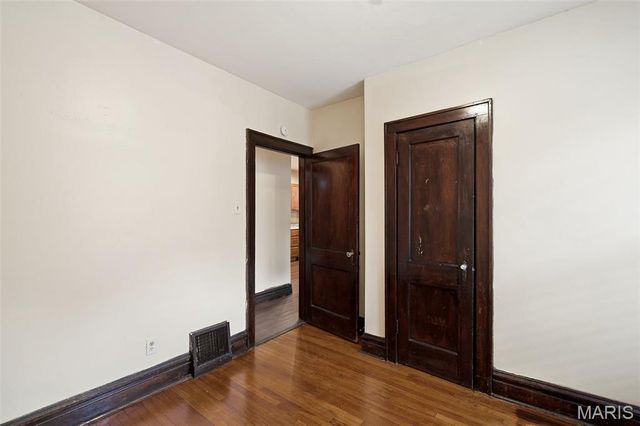 3850 Kingsland Court, St Louis, MO 63116
