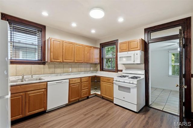 3850 Kingsland Court, St Louis, MO 63116