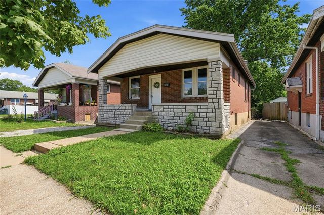 3850 Kingsland Court, St Louis, MO 63116