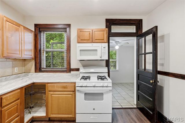 3850 Kingsland Court, St Louis, MO 63116