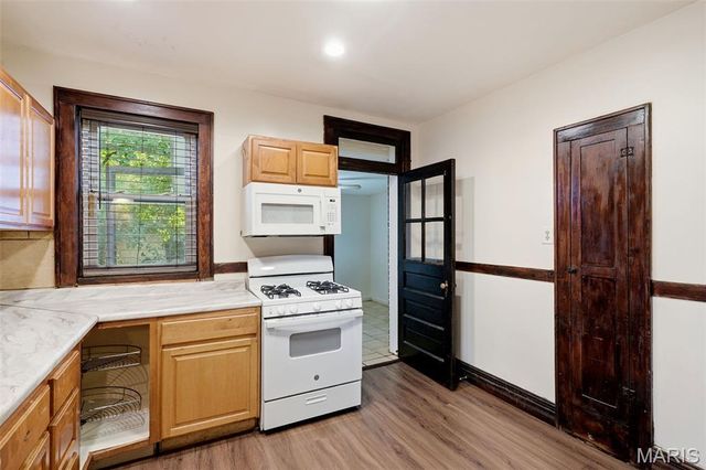 3850 Kingsland Court, St Louis, MO 63116
