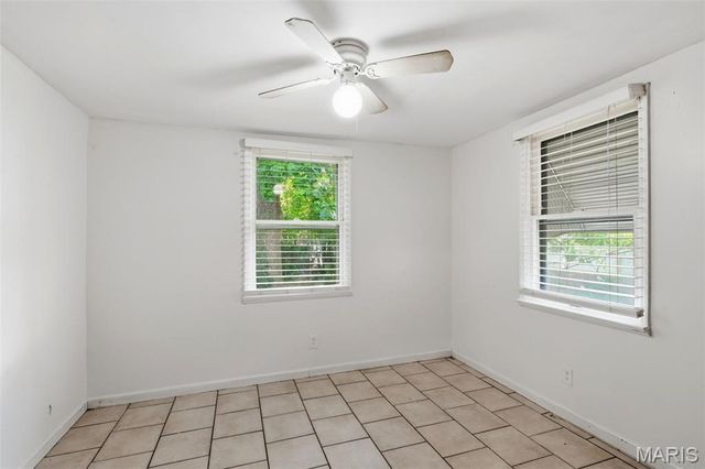 3850 Kingsland Court, St Louis, MO 63116