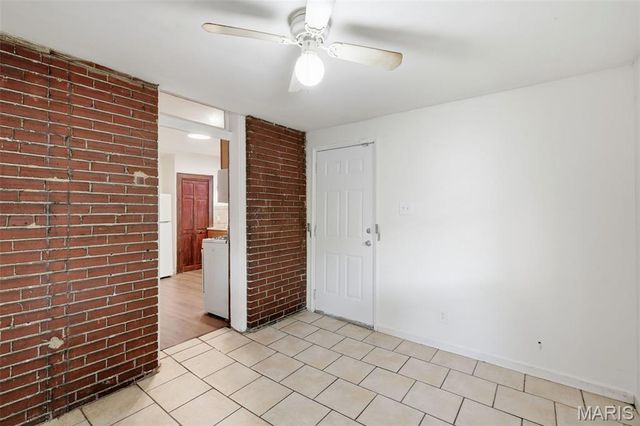 3850 Kingsland Court, St Louis, MO 63116