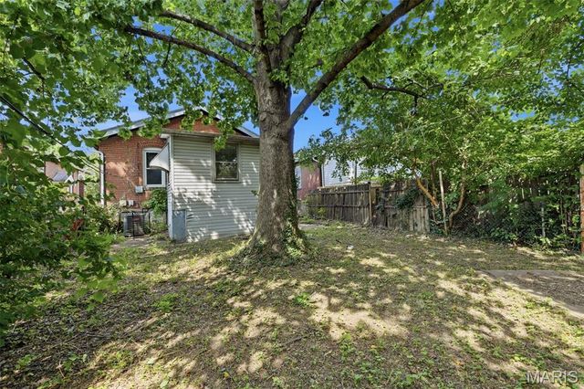 3850 Kingsland Court, St Louis, MO 63116