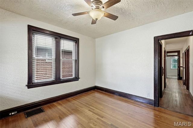 3850 Kingsland Court, St Louis, MO 63116