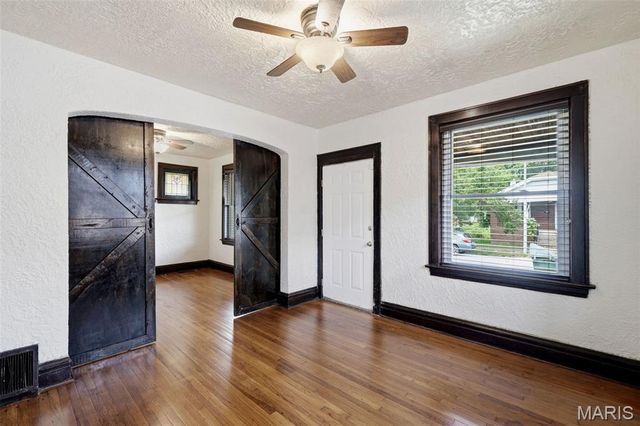 3850 Kingsland Court, St Louis, MO 63116