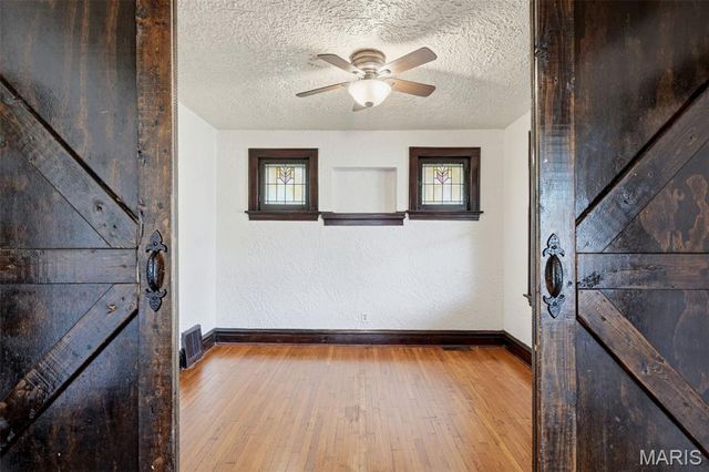 3850 Kingsland Court, St Louis, MO 63116