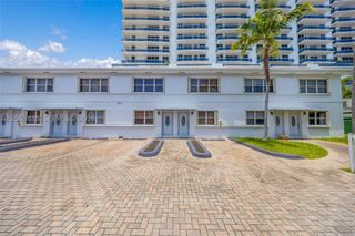 7801 HISPANOLA AV 4, North Bay Village, FL 33141