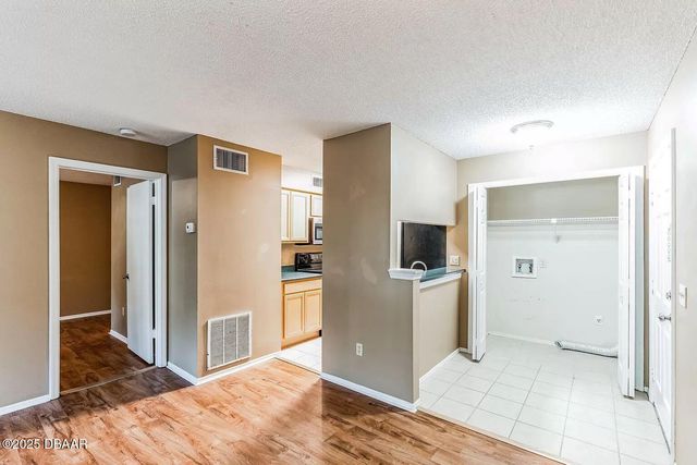 1401 S Palmetto Ave Apt 212, Daytona Beach, FL 32114