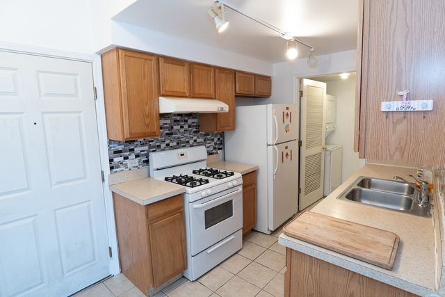 2734 S Wentworth Avenue 311, Chicago, IL 60616