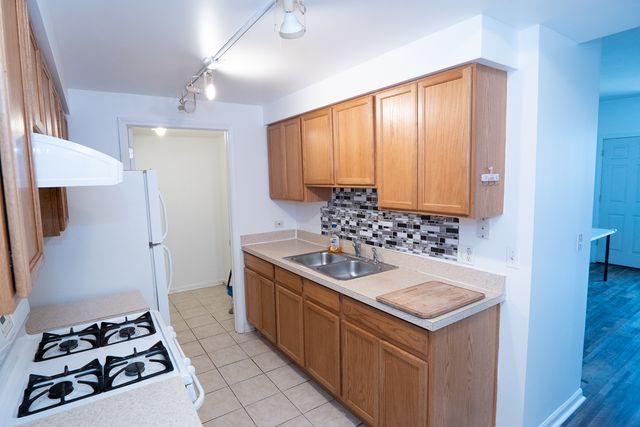 2734 S Wentworth Avenue 311, Chicago, IL 60616