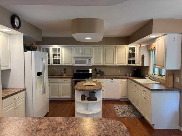 19000 Walden Drive, Spring Lake, MI 49456