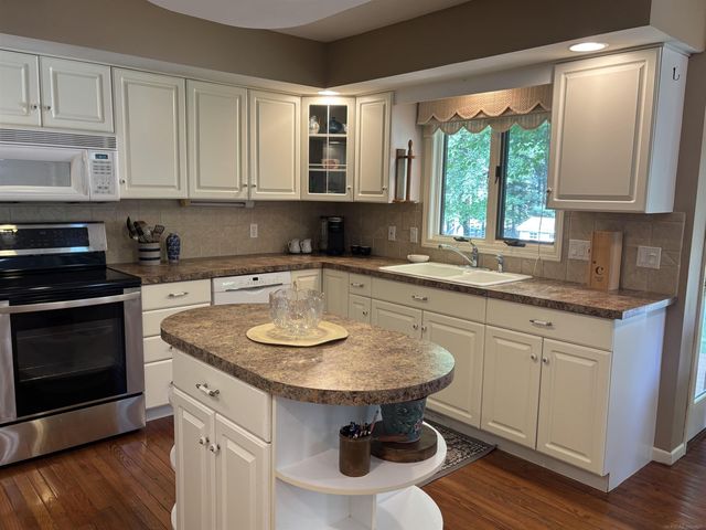19000 Walden Drive, Spring Lake, MI 49456