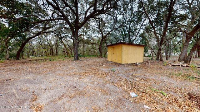 201 FLORENCE Avenue, Interlachen, FL 32148