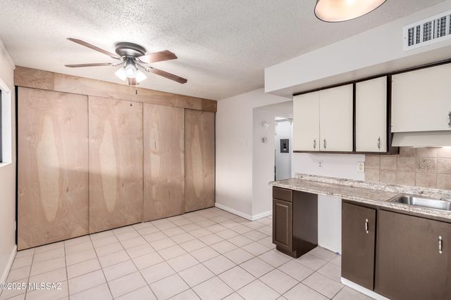 1330 S Avenida Polar E-9, Tucson, AZ 85710