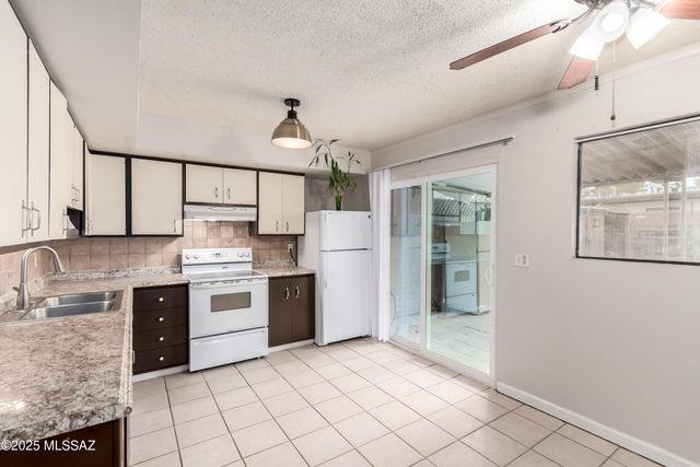 1330 S Avenida Polar E-9, Tucson, AZ 85710