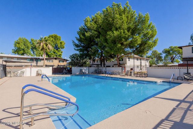 1330 S Avenida Polar E-9, Tucson, AZ 85710
