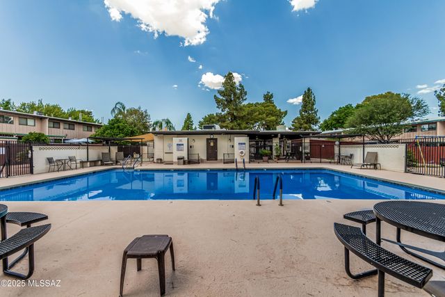 1330 S Avenida Polar E-9, Tucson, AZ 85710