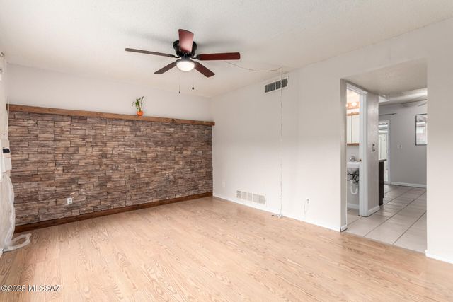 1330 S Avenida Polar E-9, Tucson, AZ 85710