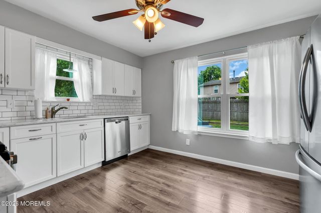 7 Sweetbriar Trail, Howell, NJ 07731
