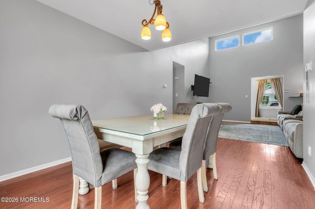 7 Sweetbriar Trail, Howell, NJ 07731