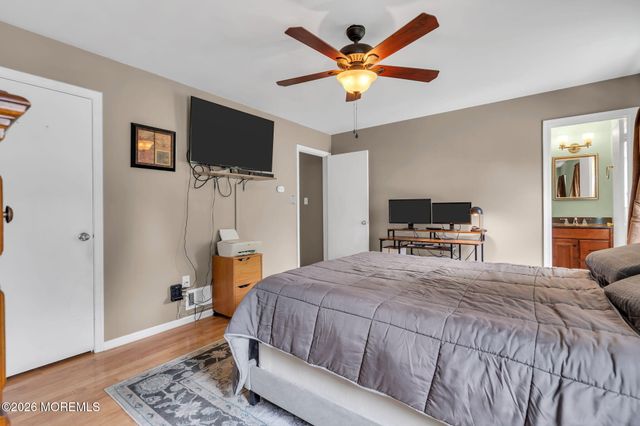 7 Sweetbriar Trail, Howell, NJ 07731