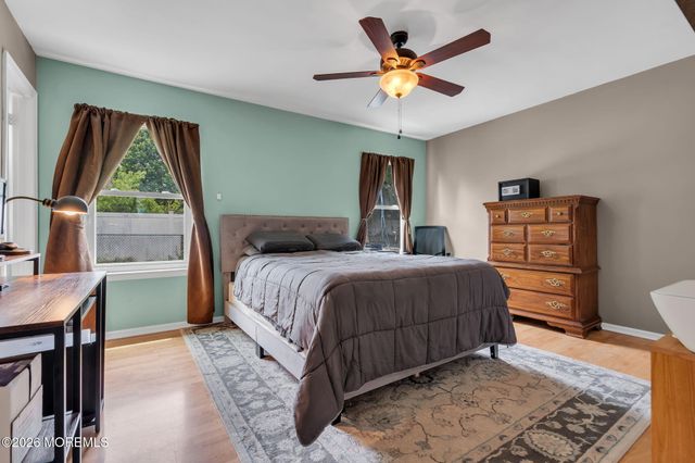 7 Sweetbriar Trail, Howell, NJ 07731