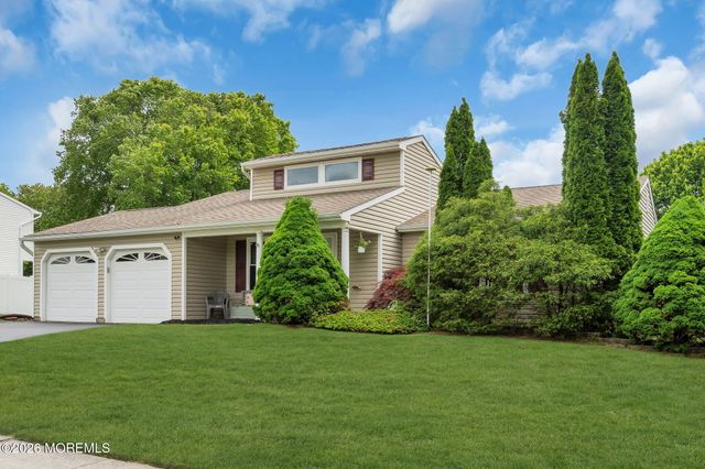 7 Sweetbriar Trail, Howell, NJ 07731