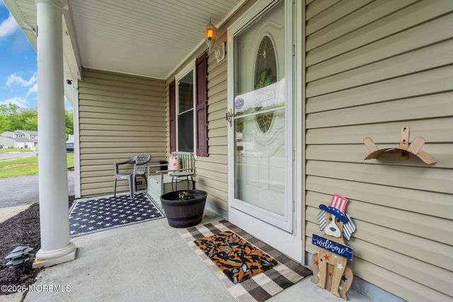 7 Sweetbriar Trail, Howell, NJ 07731