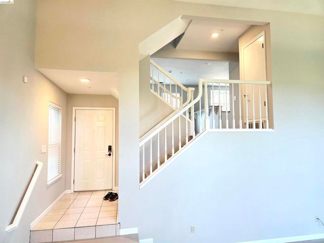 1107 Outrigger Lane, Foster City, CA 94404