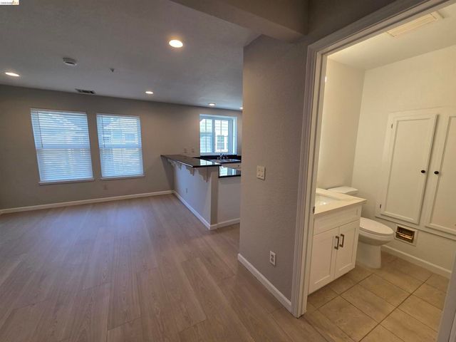 1107 Outrigger Lane, Foster City, CA 94404