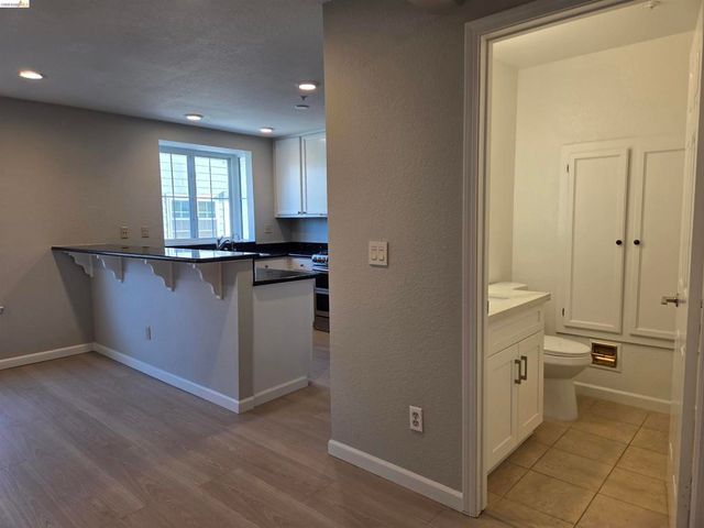 1107 Outrigger Lane, Foster City, CA 94404