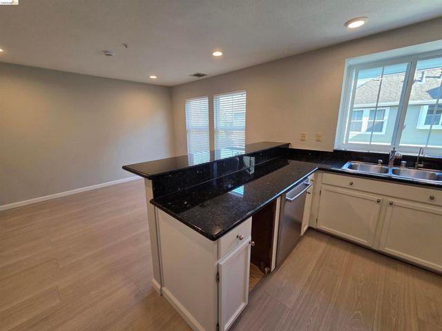 1107 Outrigger Lane, Foster City, CA 94404