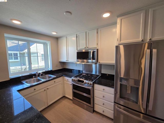1107 Outrigger Lane, Foster City, CA 94404