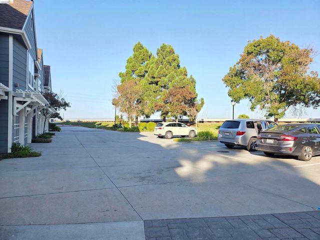 1107 Outrigger Lane, Foster City, CA 94404
