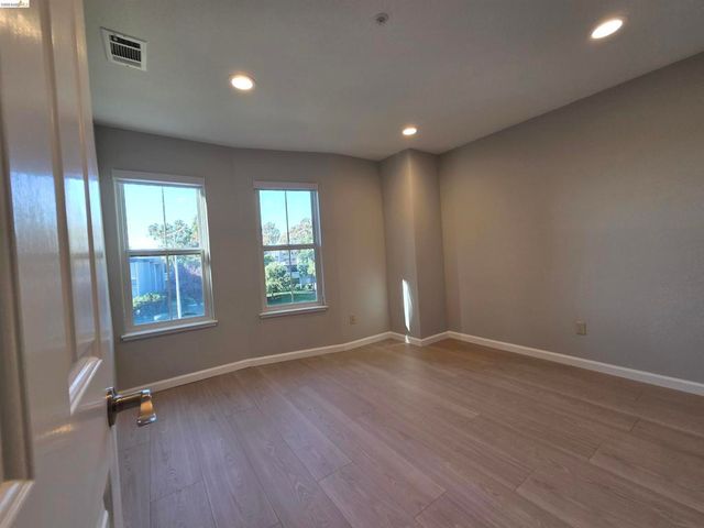1107 Outrigger Lane, Foster City, CA 94404