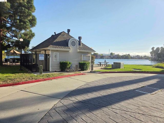 1107 Outrigger Lane, Foster City, CA 94404