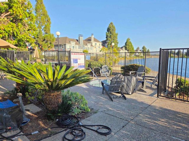 1107 Outrigger Lane, Foster City, CA 94404