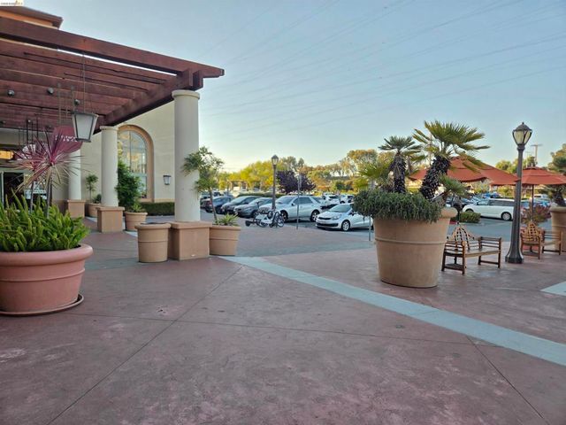 1107 Outrigger Lane, Foster City, CA 94404