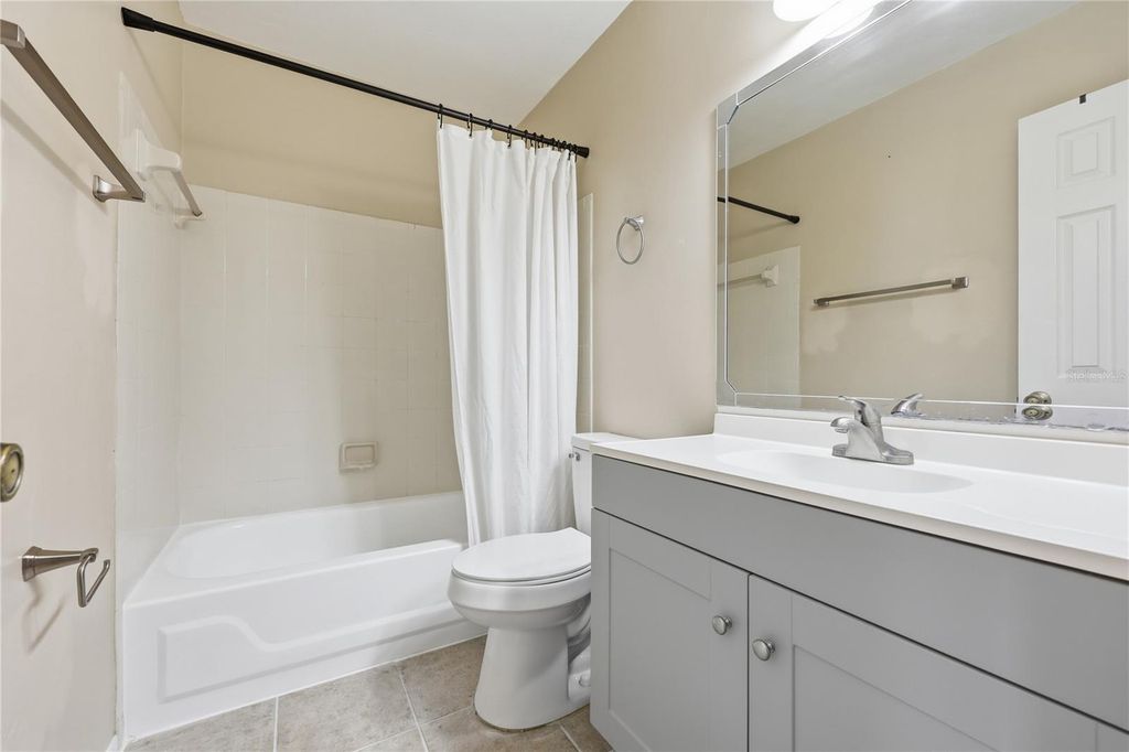 Image 18 of property listing at 4427 SW 21ST LANE, Gainesville, FL 32607