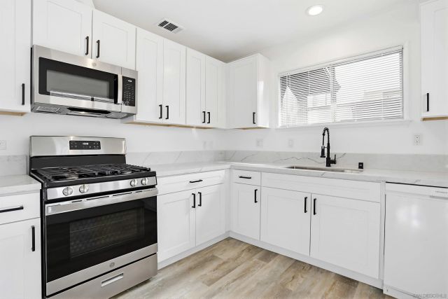 537 DeLuz Rd, Fallbrook, CA 92028