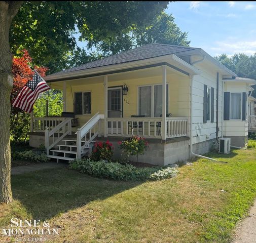 606 N 6th Street, St Clair, MI 48079