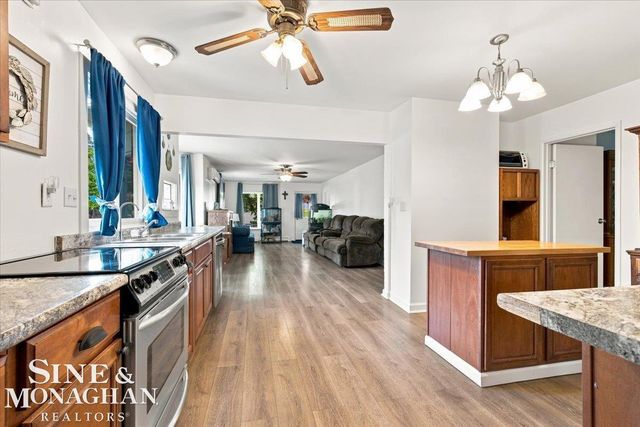 606 N 6th Street, St Clair, MI 48079