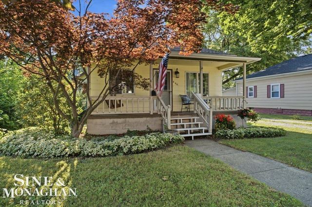606 N 6th Street, St Clair, MI 48079