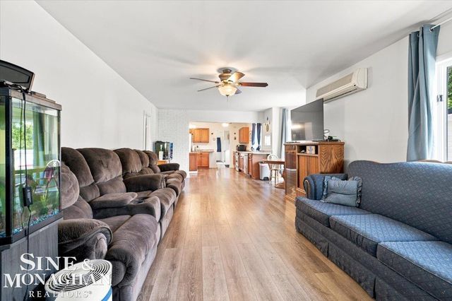 606 N 6th Street, St Clair, MI 48079