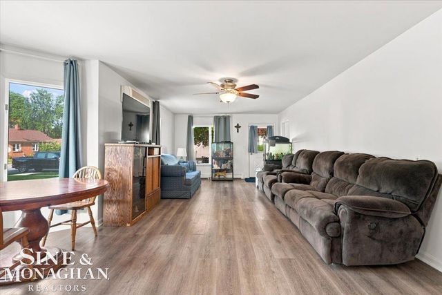 606 N 6th Street, St Clair, MI 48079