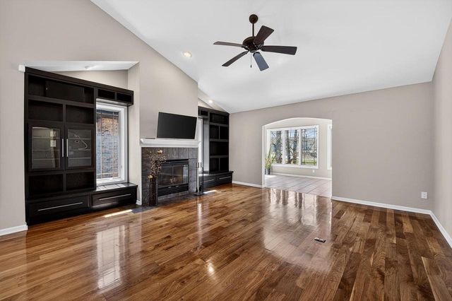 3026 Woods Edge Way, Fitchburg, WI 53711