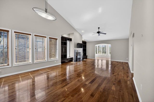 3026 Woods Edge Way, Fitchburg, WI 53711